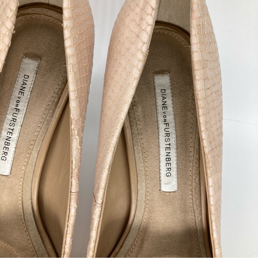 Diane Von Furstenberg Python Embossed Leather Pointed Toe Pumps - Picture 3 of 10